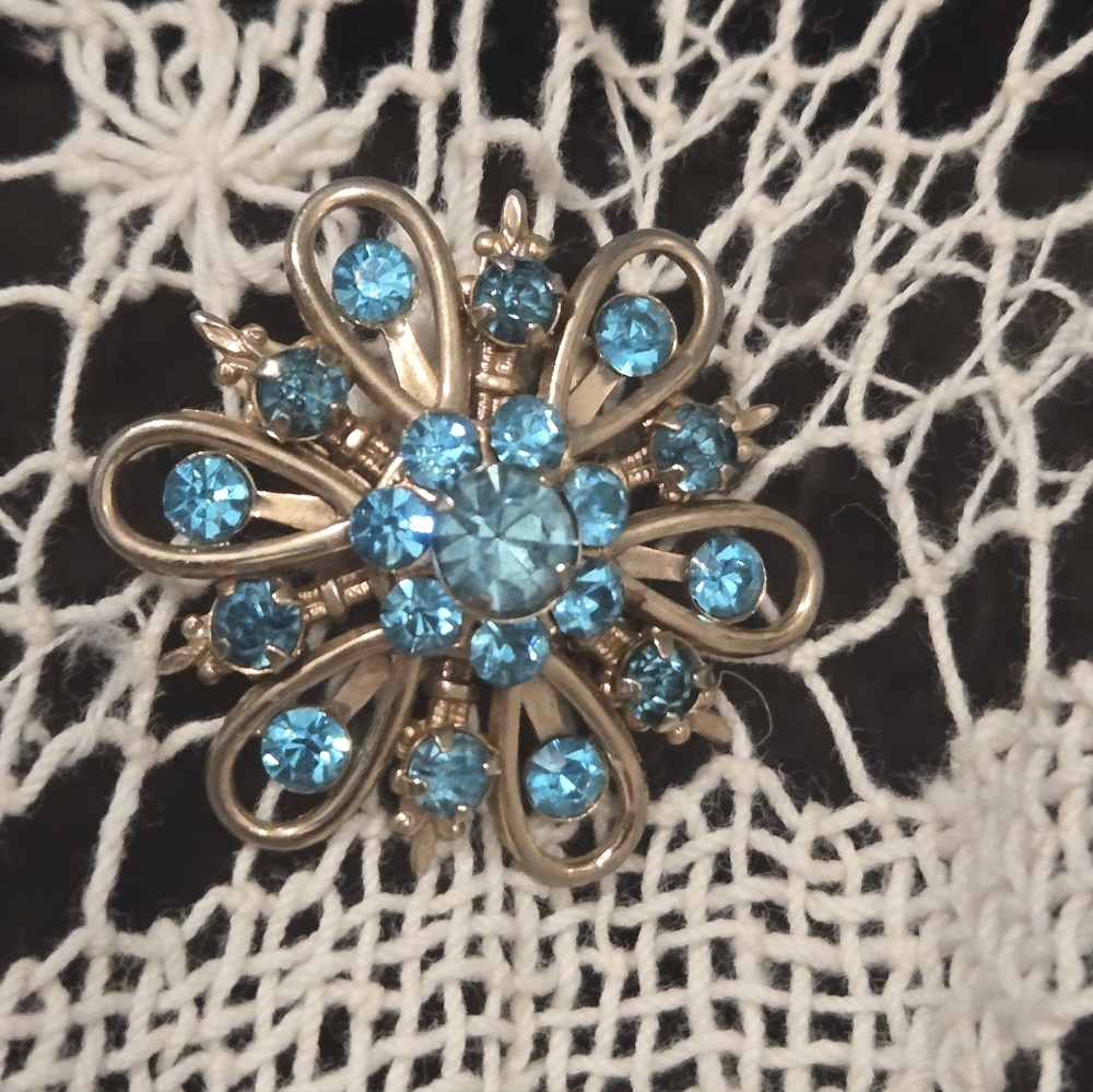Vintage Coro mid century modern gold tone with blue stones brooch/pendent